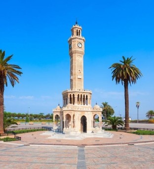 İzmir’de Yılbaşı 2026: Unutulmaz Yılbaşı Etkinlikleri